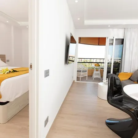 Luxury Boutique In Torres Del Sol Apartment